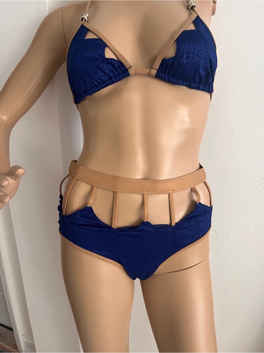 BEACH BUNNY SWIM SET SZ SMALL